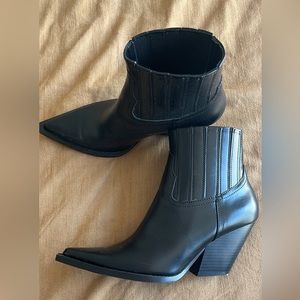 Zara cowboy bootie